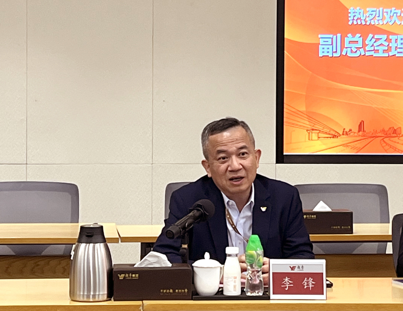 中鐵七局集團副總經理肖春文一行到公司交流座談